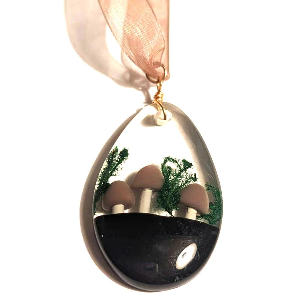 VTG. Necklace Costume Jewelry Handmade Mushroom Moss Fungi Resin Pendant Ribbon